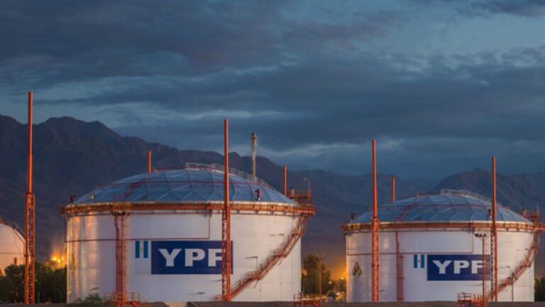 Ante la justicia de EE.UU., la Argentina pone en marcha su estrategia para evitar entregar las acciones de YPF
