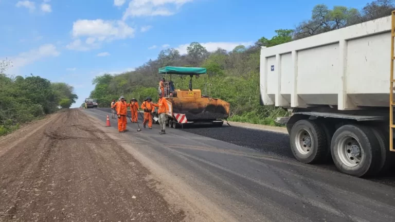 “Construir y mejorar la infraestructura vial es un compromiso que mantenemos”, dijo el gobernador Sáenz