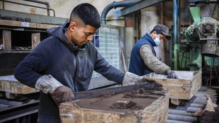 Qué son los “salarios dinámicos” que el Gobierno pretende incluir en la reforma laboral y cómo afectarían a las paritarias