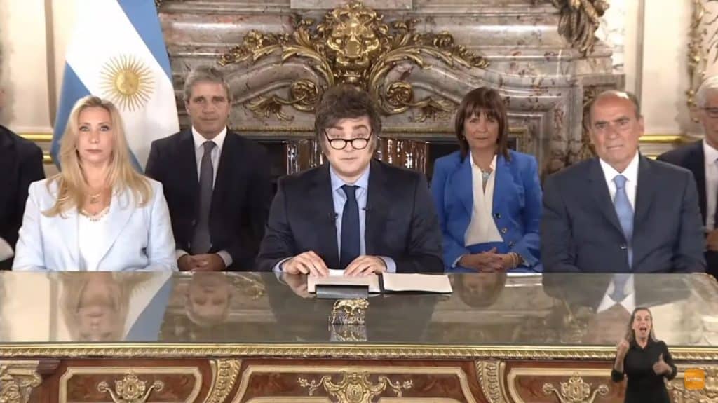 El Gobierno salió a aclarar que no cortará el swap con China y le bajó el tono a las declaraciones de Bessent