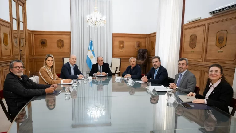 Reforma laboral: cuáles son los dos puntos clave que empujan los empresarios y el Gobierno, pero resiste el sindicalismo