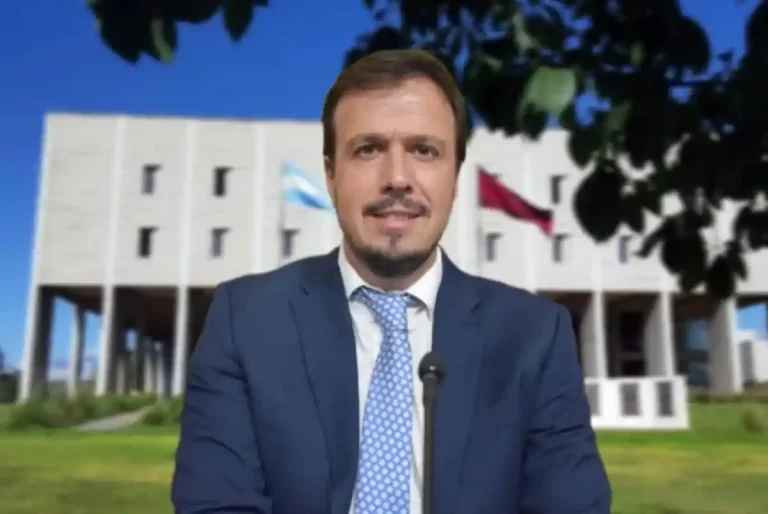 Roque Cornejo denunció que empleados públicos son obligados a hacer propaganda electoral en sus redes