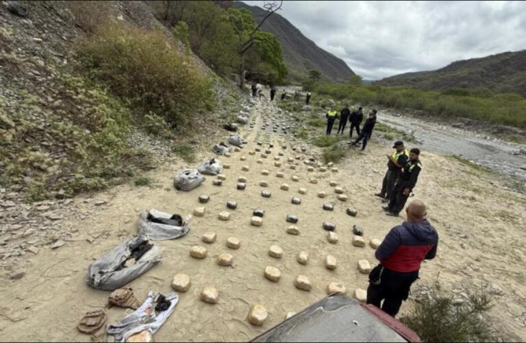 Persecución en la ruta 9: narcos se escapaban con varios kilos de droga