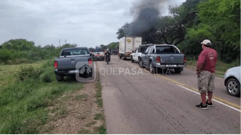 Corte total en Ruta 34: piqueteros se manifiestan y hay caos vehicular