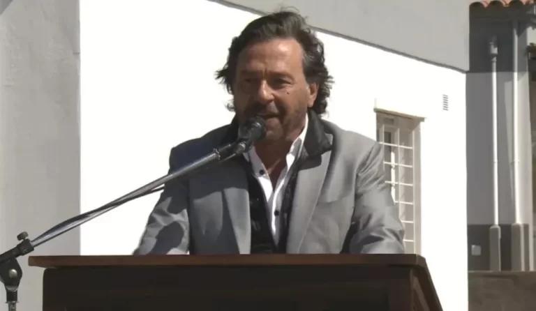 Guerra entre Gustavo Sáenz y la Libertad Avanza