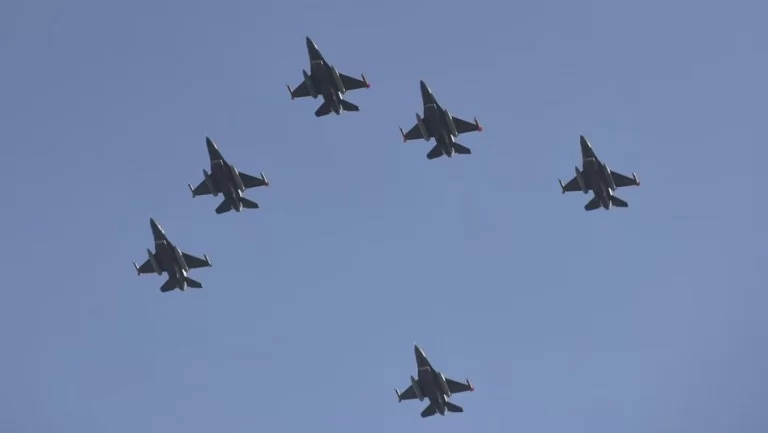 Polémica por adquisiciones de la Fuerza Aérea: sobreprecios y falta de controles