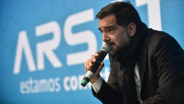 Investigaban un robo en Arsat y terminaron encontrando millones de dólares y drogas en la casa de un exfuncionario