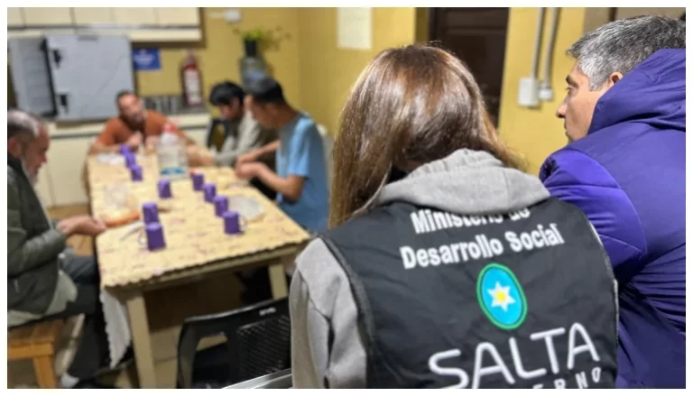 Reabrió el Hogar de Noche y asistió a 39 personas en su primera jornada