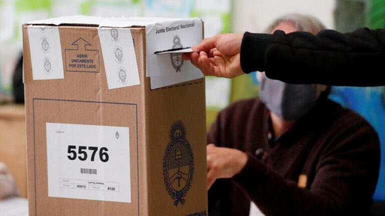 Encuesta: el 71,2% pide un cambio, pero la oposición no define liderazgo