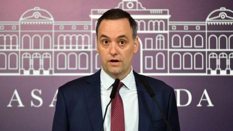 La declaración jurada de Adorni: dijo que ganó USD 300.000 con Bitcoin y modificó el patrimonio familiar desde 2020