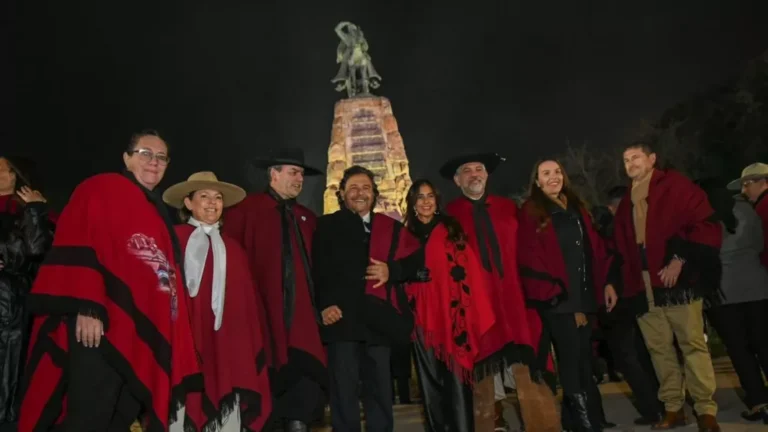 Salta honró a Güemes en la tradicional Guardia bajo las Estrellas