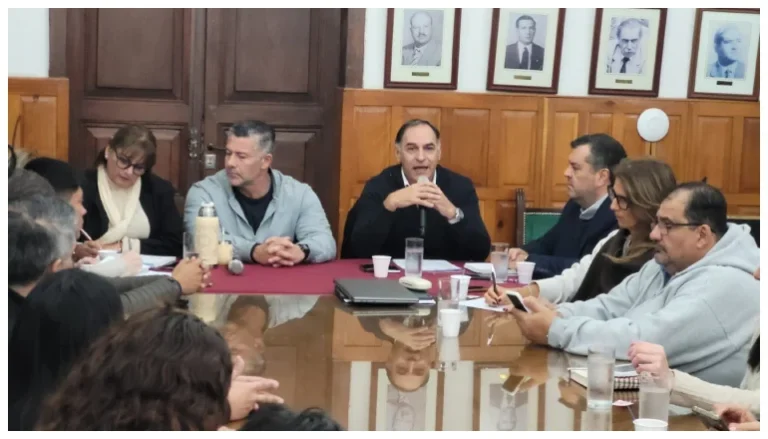 SAETA analiza cambios en el servicio por la baja de pasajeros y la suba de costos