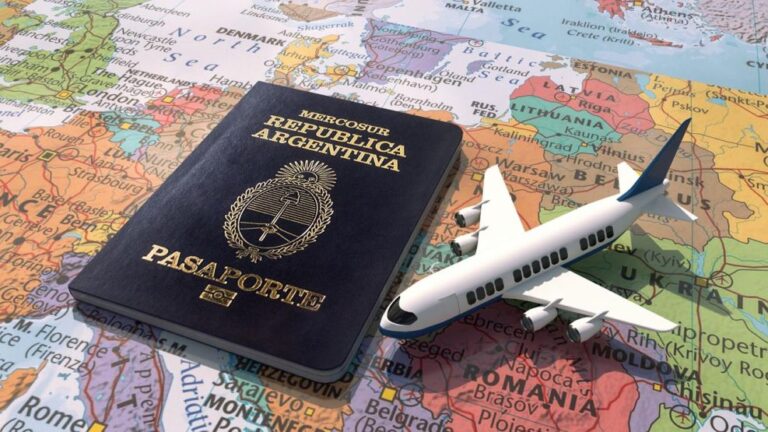 Gobierno de Milei analiza ofrecer ciudadanía por inversión: ¿500.000 dólares por pasaporte?