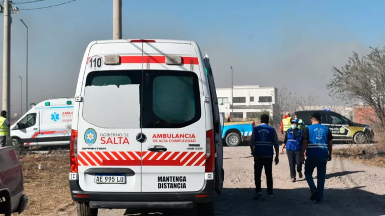 Incendios en la Circunvalación Oeste: asistieron a 20 personas por inhalación de humo