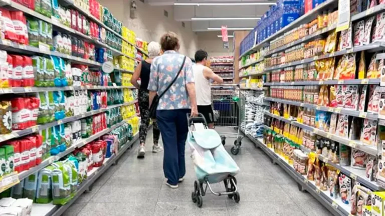 Supermercados cerrarán antes por la final del Mundial