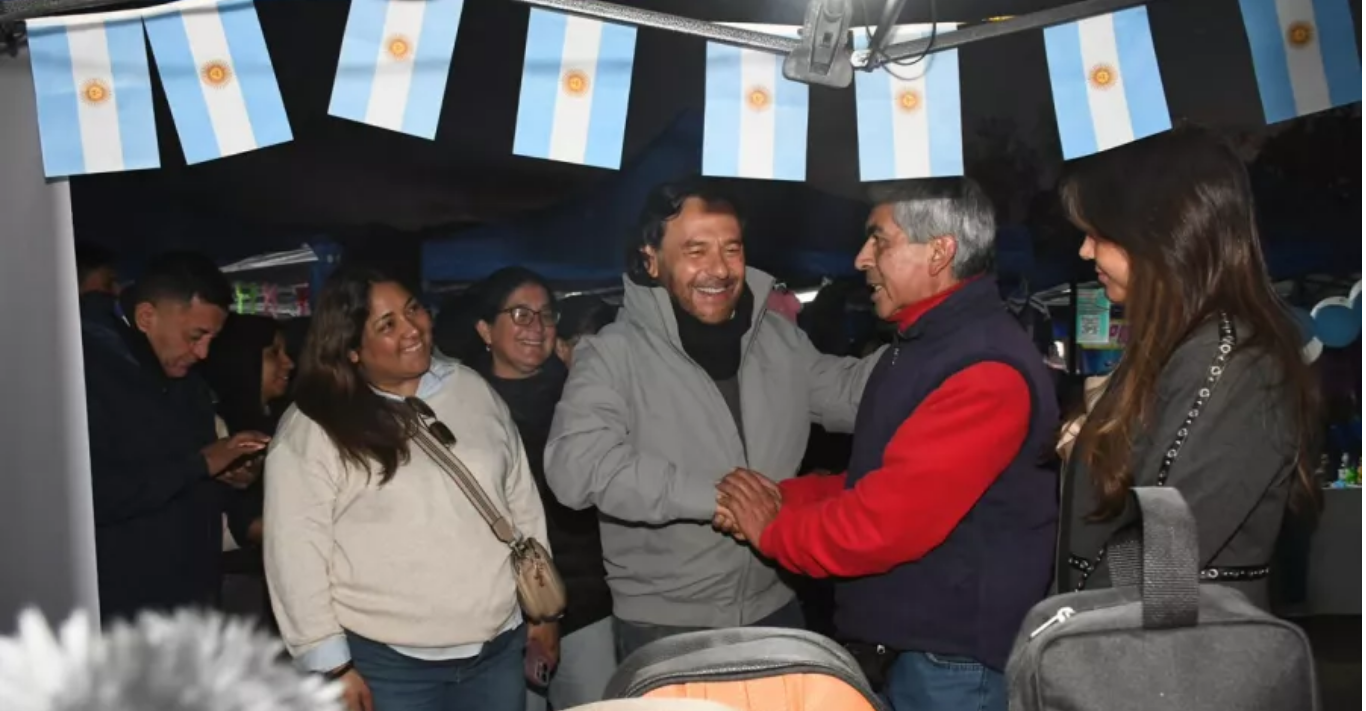 Sáenz acompañó a más de 130 salteños que mostraron su talento en la primera ExpoFeria