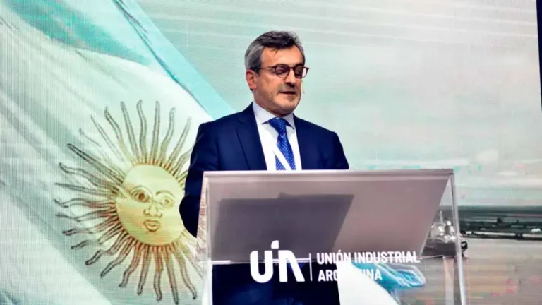 Argentina lidera el ranking de países que más impuestos les cobra a sus fábricas