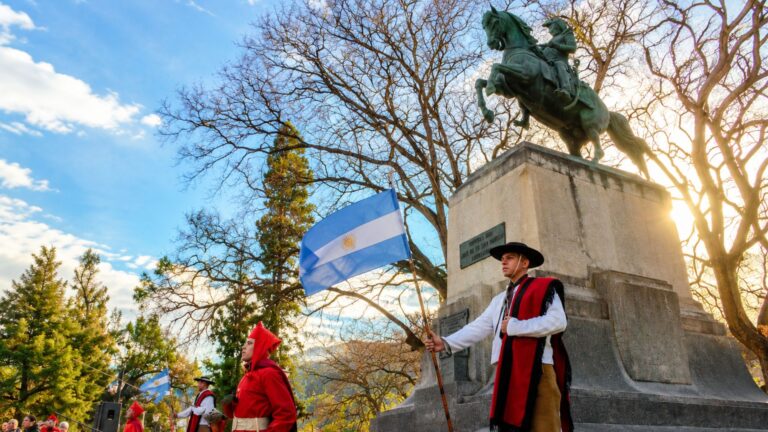 Salta homenajeará a San Martín este lunes: horario y lugar del acto oficial