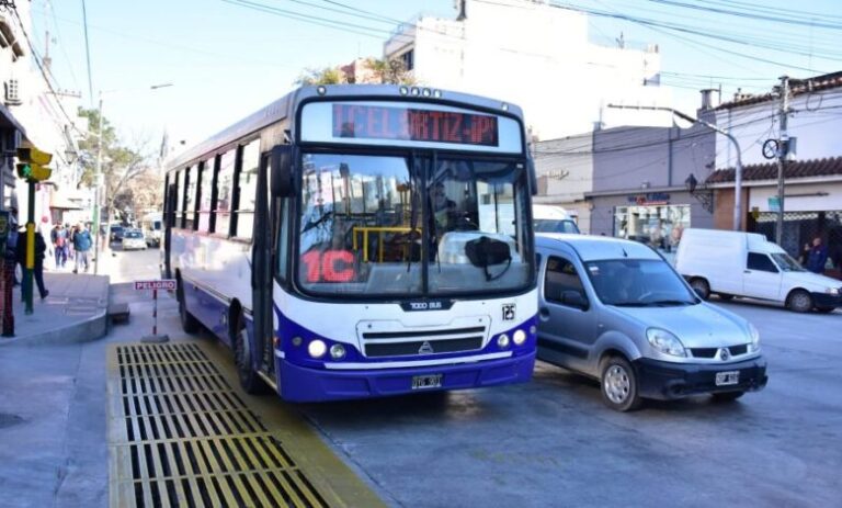 UTA suspendió el paro de colectivos previsto para este viernes