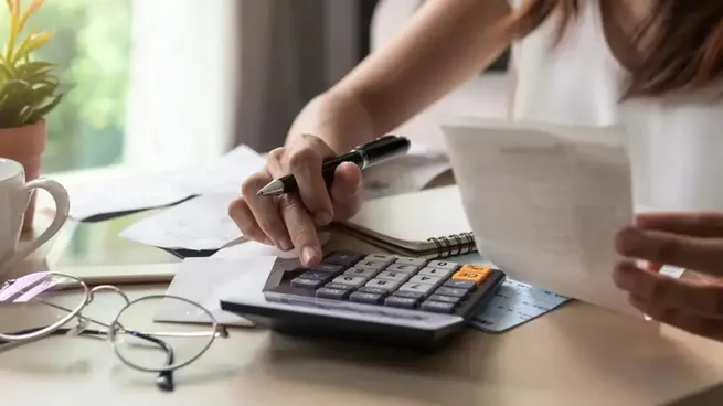 Por la crisis de ingresos y salarios, el 62% de los argentinos se endeudó para cubrir gastos básicos