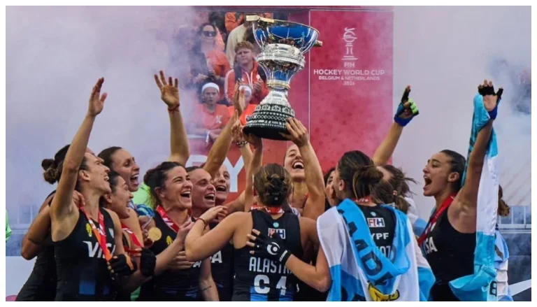 “¡Grande, Vale!”: Sáenz celebró el título mundial de Valentina Raposo