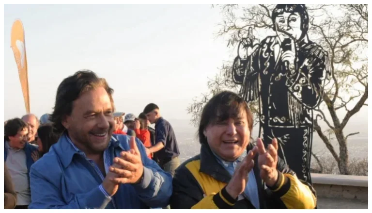 Ricky Maravilla ya tiene una escultura en la cima del cerro Aladelta