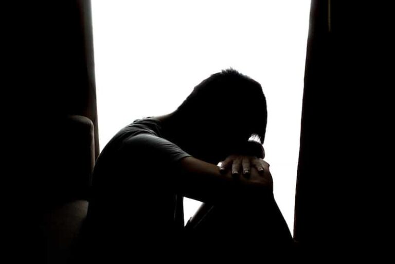 Suicidios en Argentina: alcanzaron un récord en 2025 y son la principal causa de muerte en jóvenes