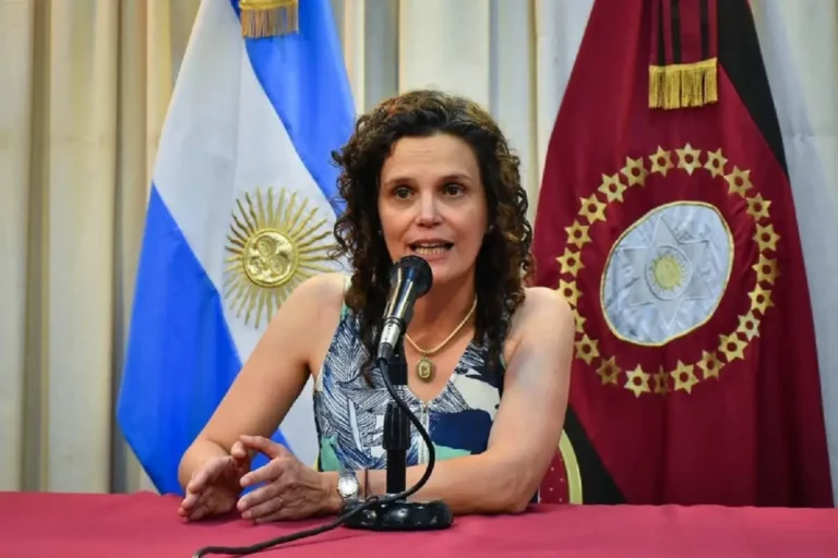 Cristina Fiore negó que haya una «escuela fantasma» con cargos activos