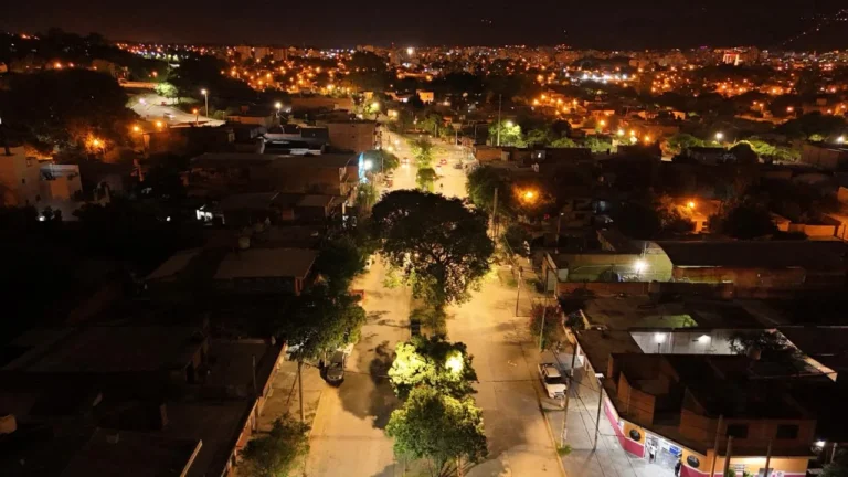 Alumbrado público: Capital licita $1.246 millones en luminarias y materiales