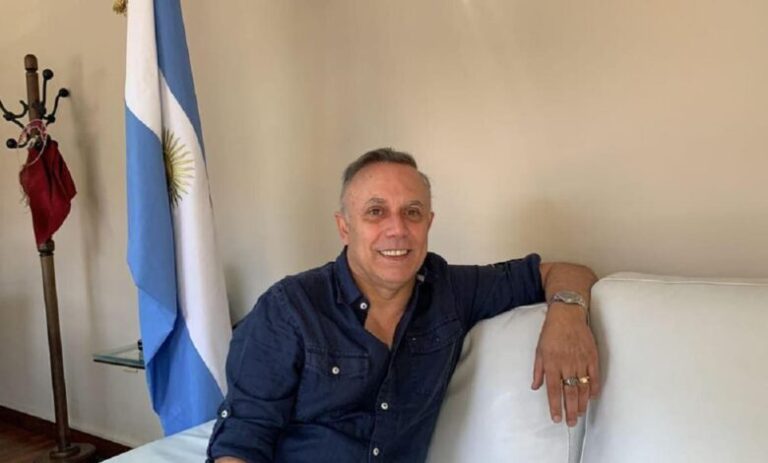 Mazzone cuestionó un informe sobre los salarios docentes y afirmó que el sueldo inicial lo cobran 130 personas
