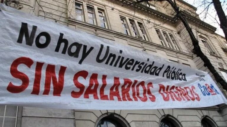 Docentes universitarios anunciaron un paro de hasta 72 horas desde el miércoles