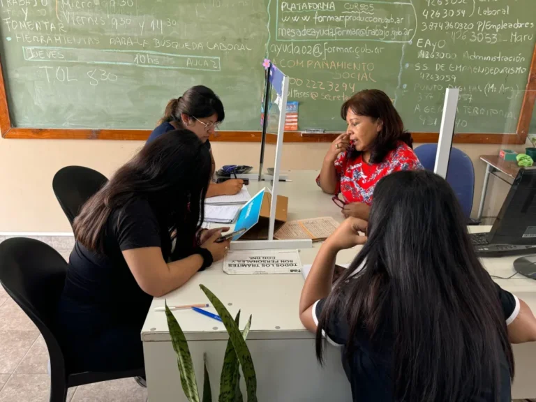 Búsqueda laboral: habrá talleres gratuitos de CV y entrevistas en cuatro CICs