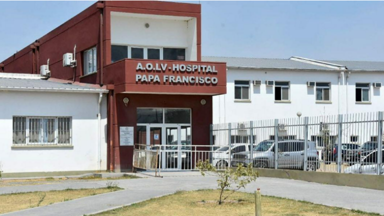 Imputarán a la mujer que le fracturó la mandíbula a una médica en el Papa Francisco
