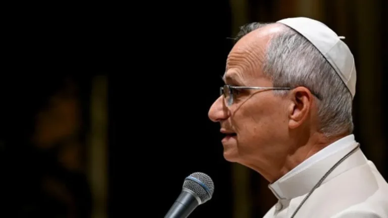 El Vaticano informó que extirparon un tumor maligno del pulmón al Papa León XIV