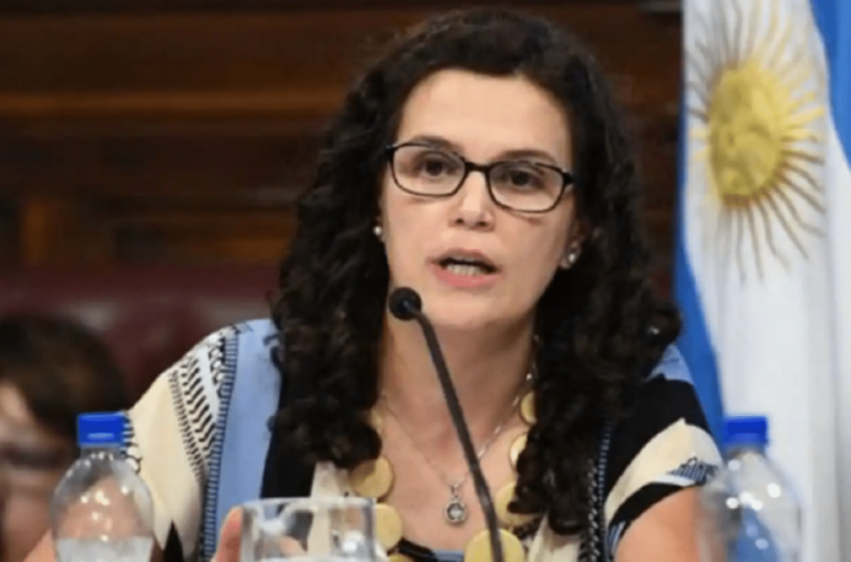¿El fin de Fiore?: El informe de la SIGEP que muestra que mintió sobre la escuela fantasma