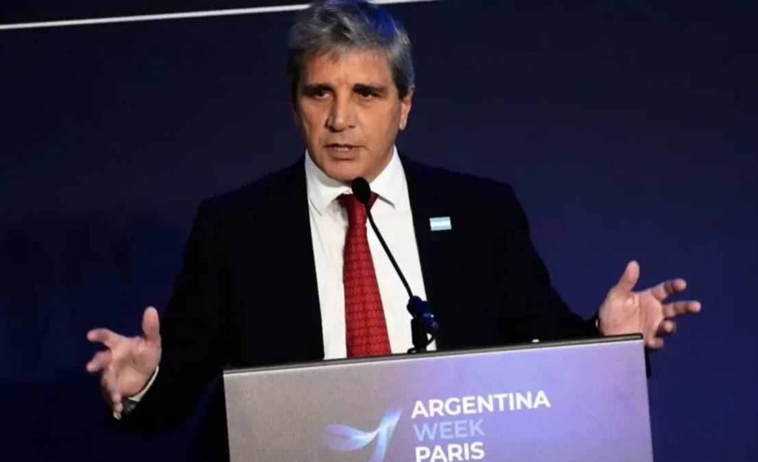 París: Caputo habló de casi US$30 mil millones en inversiones y Salta aparece entre los anuncios